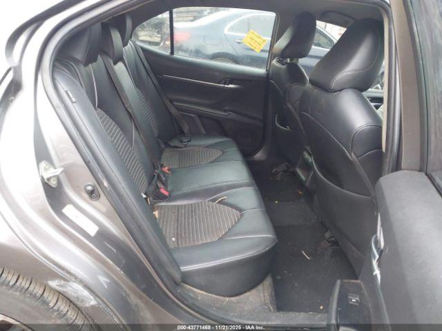 Toyota Camry Se Image 16