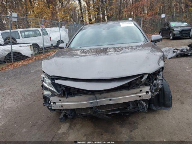 Toyota Camry Se Image 5