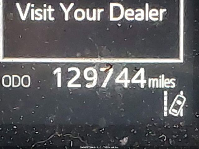 Toyota Camry Se Image 8