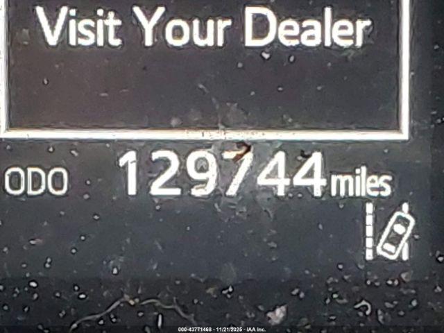 Toyota Camry Se Image 8