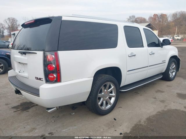 GMC Yukon Denali Image 3