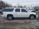 GMC Yukon Denali Image 15