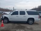GMC Yukon Denali Image 14