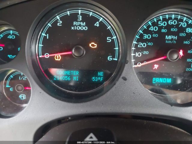 GMC Yukon Denali Image 11