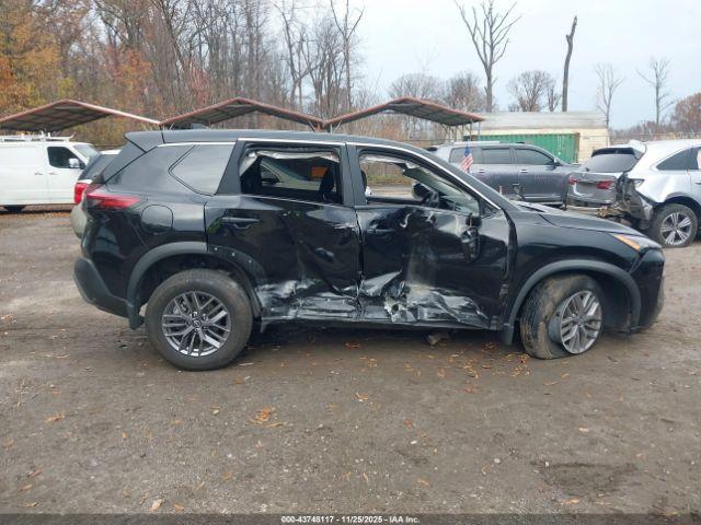 Nissan Rogue S Intelligent Awd Image 8