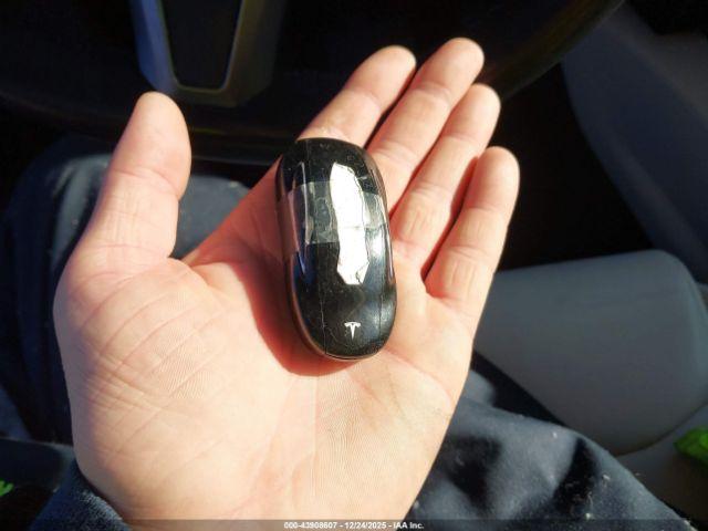 Tesla Model X Image 11