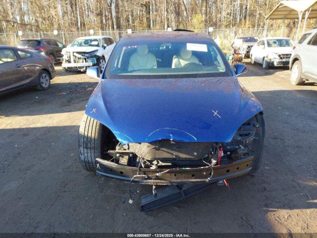 Tesla Model X Image 16