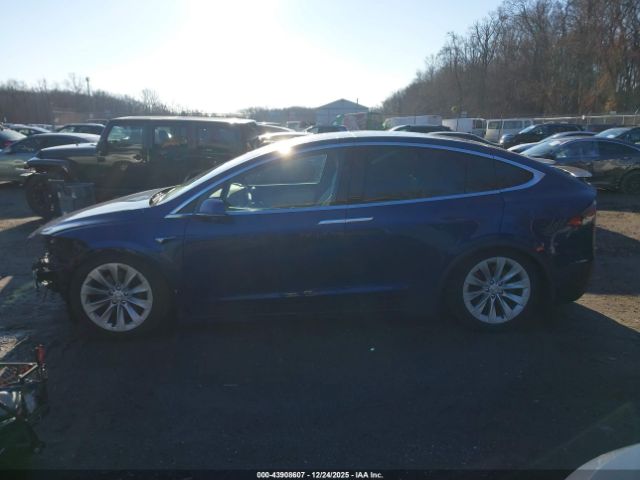 Tesla Model X Image 4