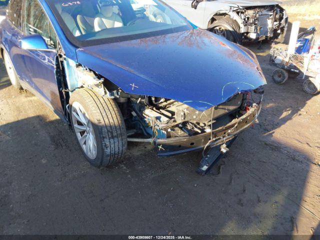 Tesla Model X Image 19