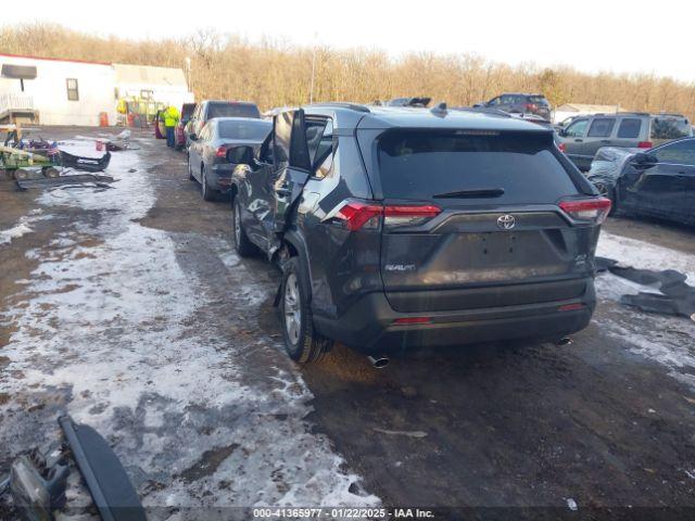 Toyota RAV4 Xle Image 3