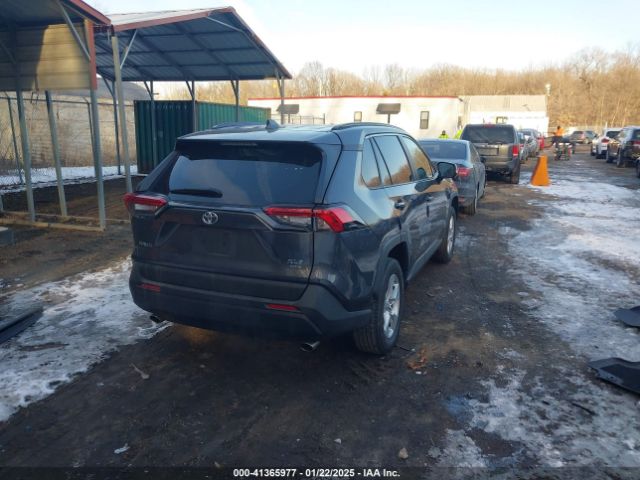 Toyota RAV4 Xle Image 6