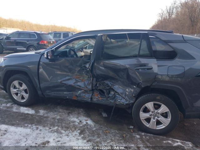 Toyota RAV4 Xle Image 10