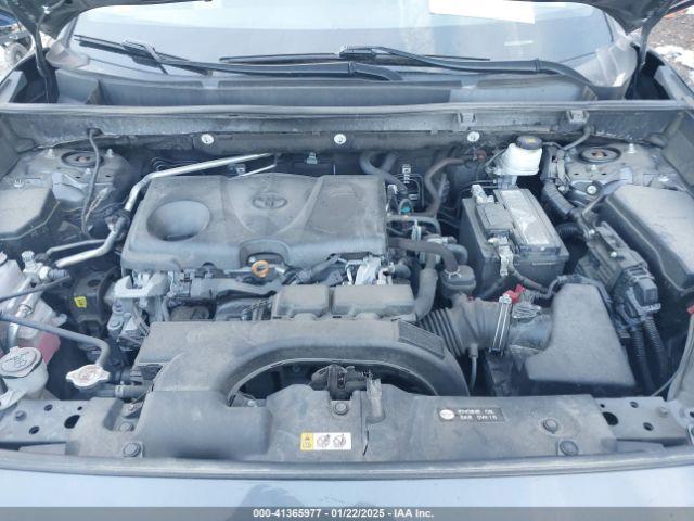 Toyota RAV4 Xle Image 4