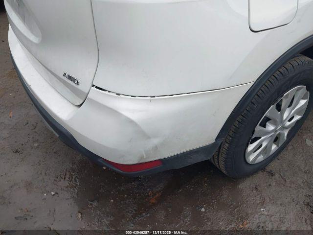 Nissan Rogue S Image 9