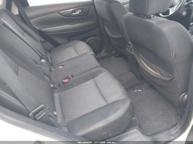 Nissan Rogue S Image 7