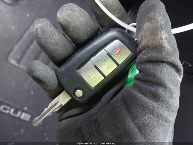 Nissan Rogue S Image 8