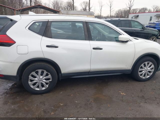 Nissan Rogue S Image 4