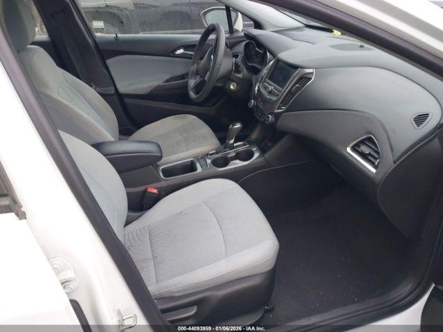 Chevrolet Cruze Ls Image 6