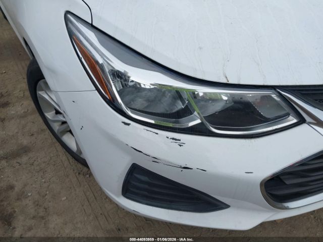 Chevrolet Cruze Ls Image 8