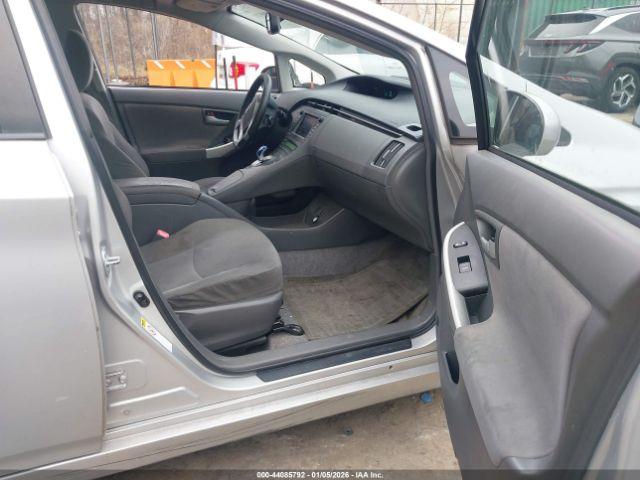 Toyota Prius Three Image 2