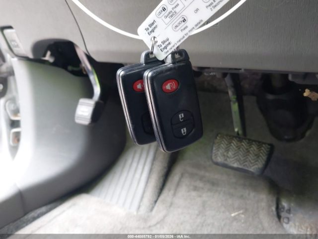 Toyota Prius Three Image 10