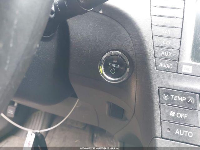 Toyota Prius Three Image 8