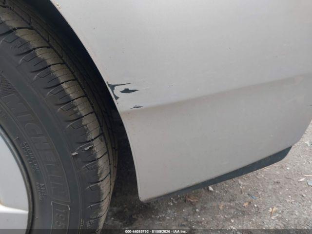 Toyota Prius Three Image 14