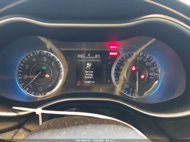 Chrysler 200 Limited Image 12