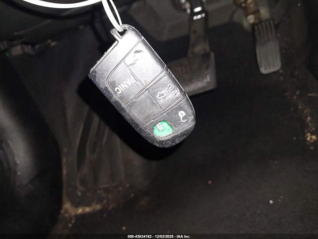 Chrysler 200 Limited Image 10