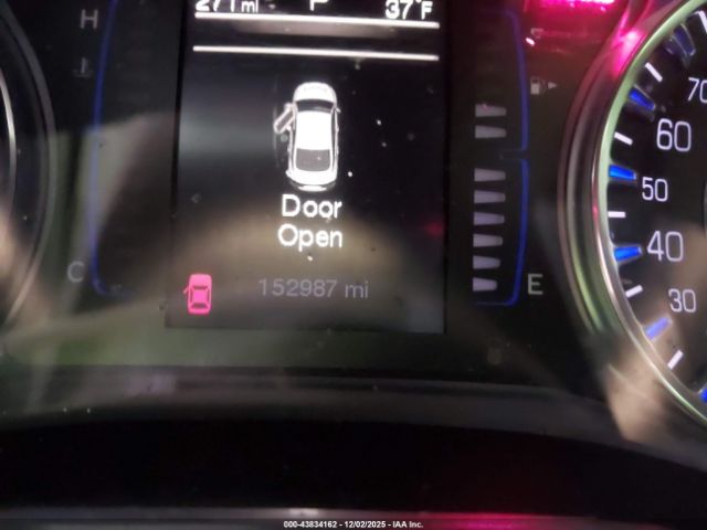 Chrysler 200 Limited Image 14