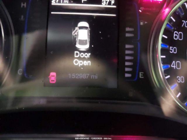 Chrysler 200 Limited Image 14