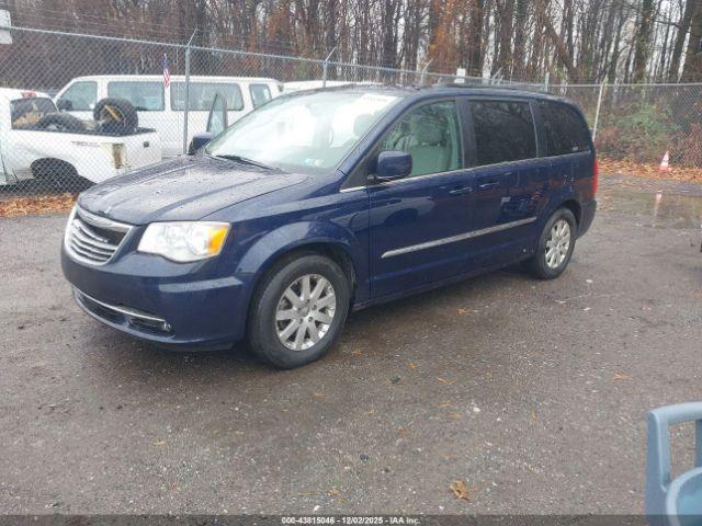 Chrysler Town & Country Touring Image 3