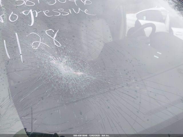 Chrysler Town & Country Touring Image 13