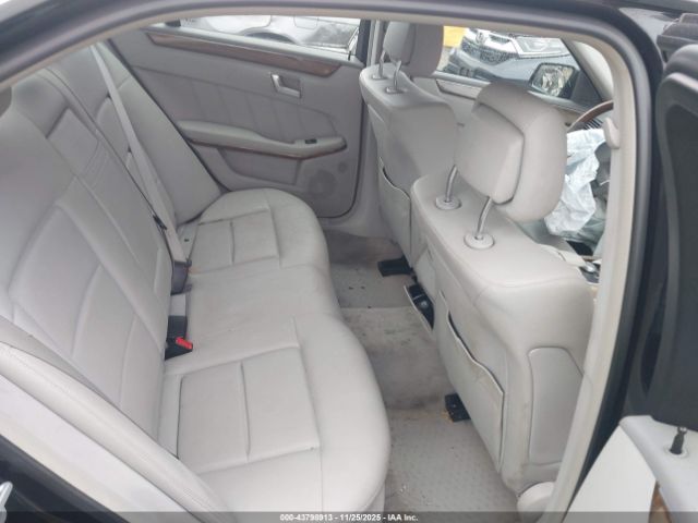 Mercedes-Benz E-Class 4matic Image 16