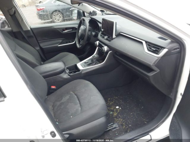 Toyota RAV4 Xle Hybrid Image 11