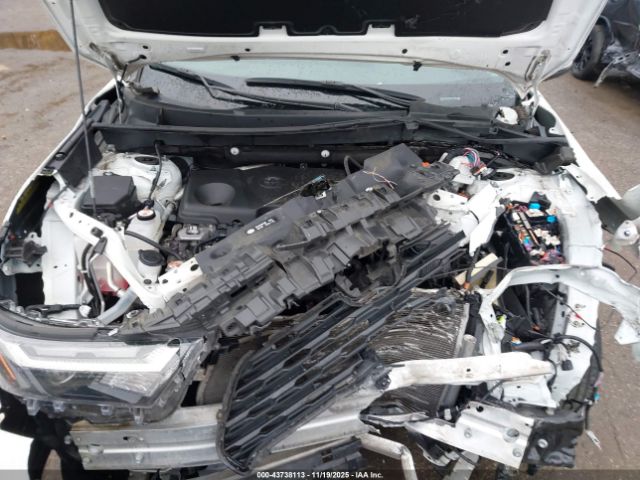 Toyota RAV4 Xle Hybrid Image 5