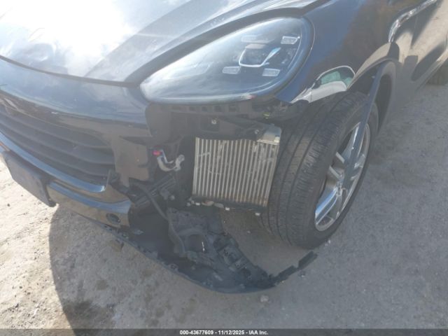 Porsche Cayenne S Image 11