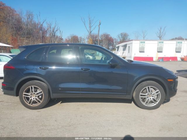 Porsche Cayenne S Image 8