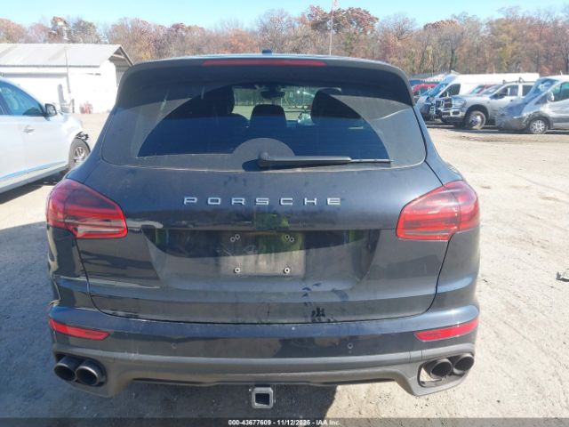 Porsche Cayenne S Image 9