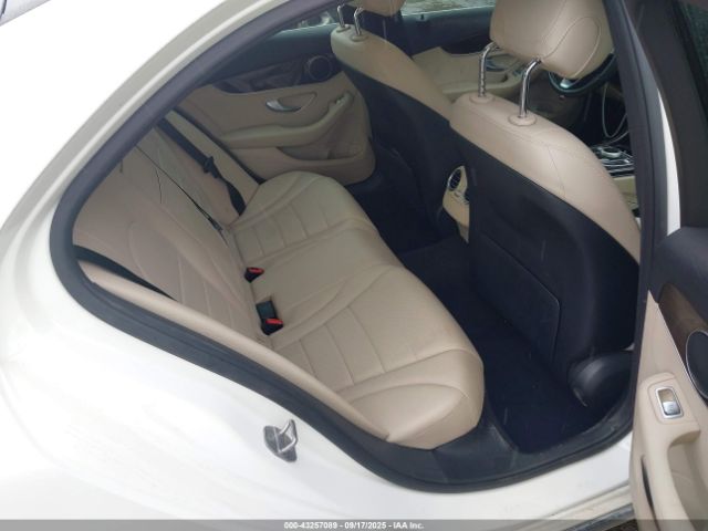 Mercedes-Benz C-Class Image 8