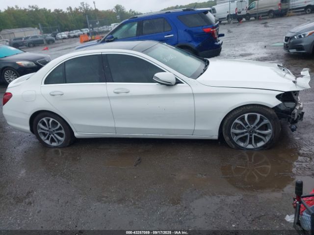 Mercedes-Benz C-Class Image 16