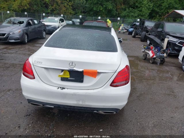 Mercedes-Benz C-Class Image 18