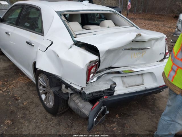 Chrysler 300c Image 7