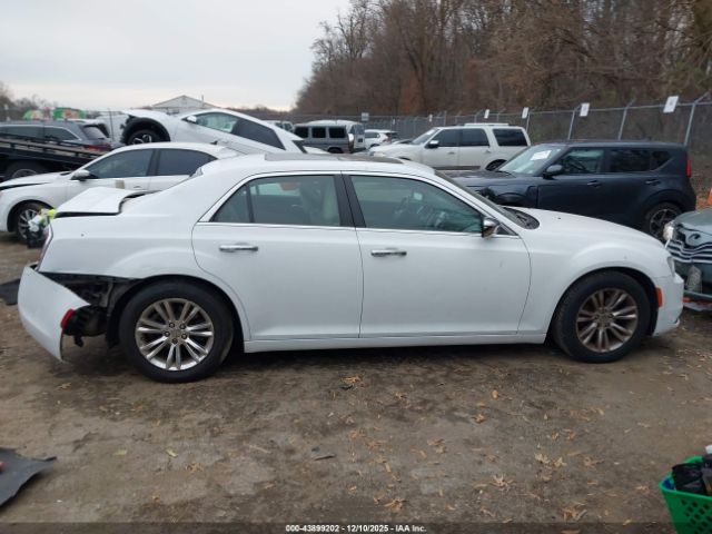 Chrysler 300c Image 5