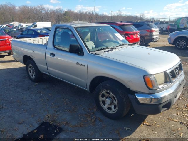 Nissan Frontier Xe Image 1
