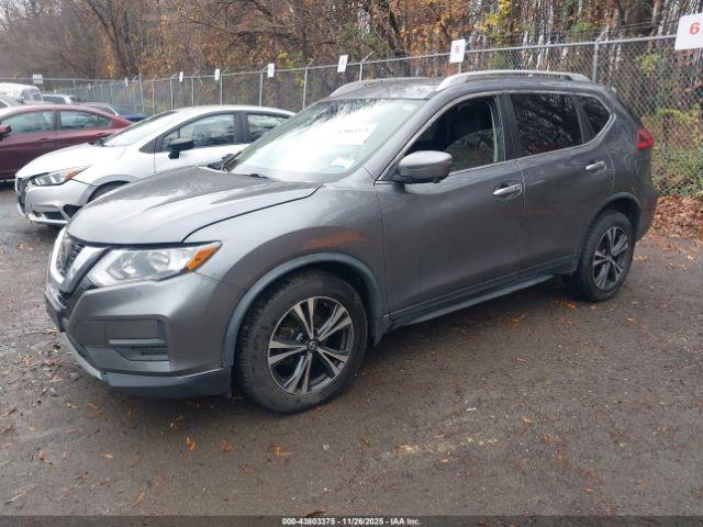 Nissan Rogue Sv Image 2