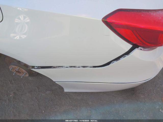 Honda Accord Touring Image 19