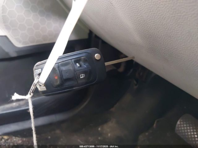 Chevrolet Equinox Ls Image 2