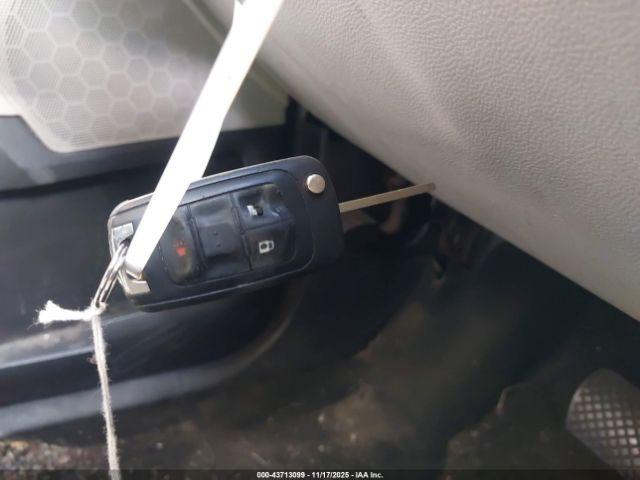 Chevrolet Equinox Ls Image 2