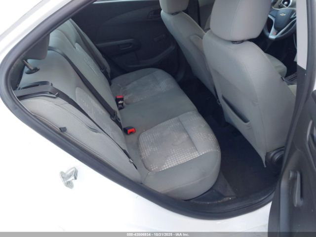 Chevrolet Sonic Ls Auto Image 8